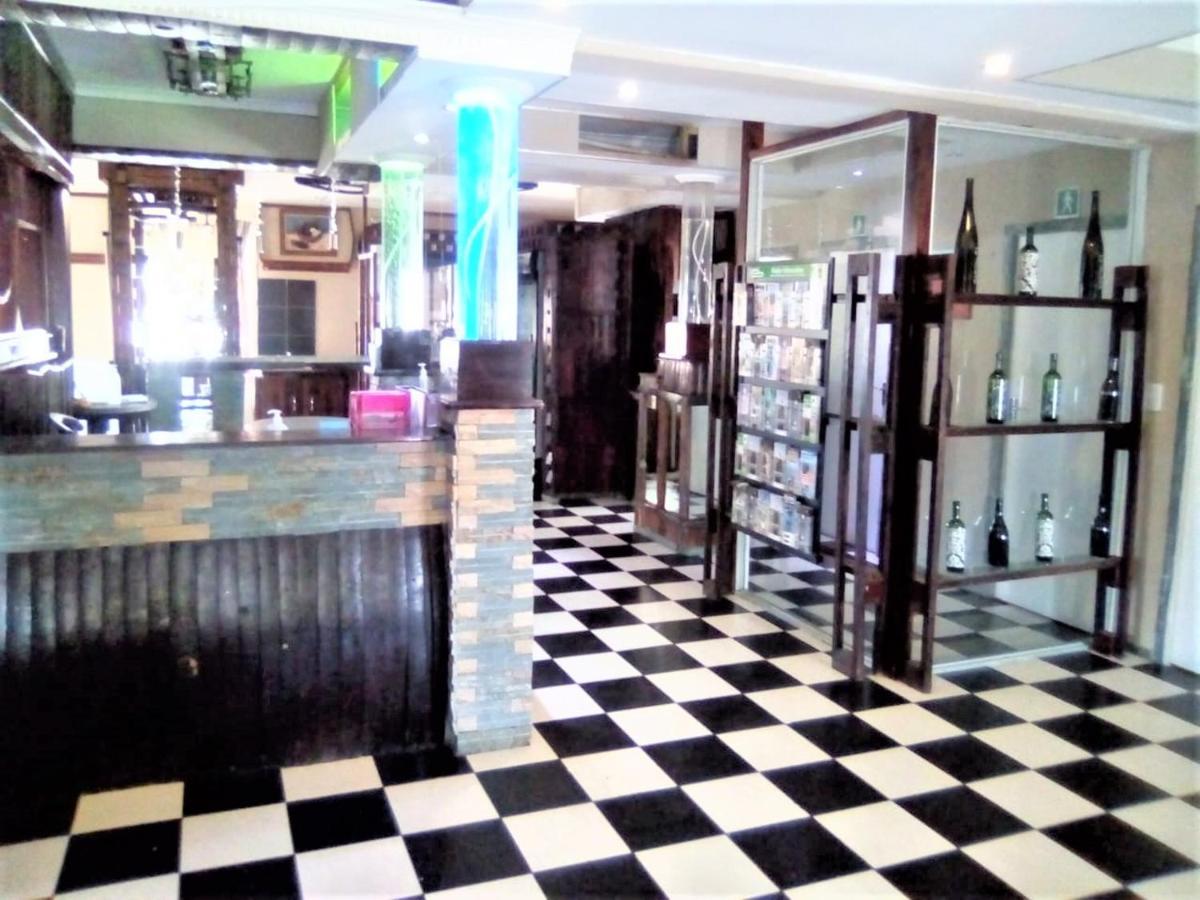 Bread And Barrel Guesthouse Bellville Cape Town Exterior photo