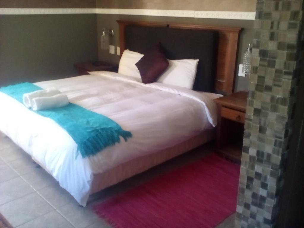 Bread And Barrel Guesthouse Bellville Cape Town Exterior photo