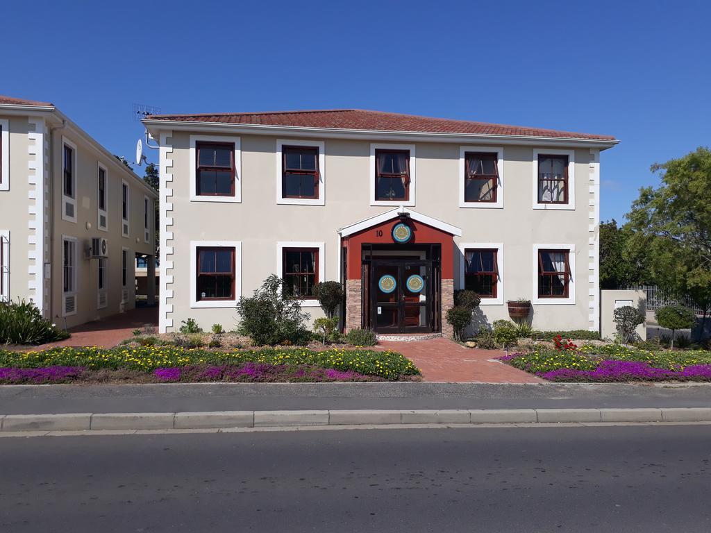 Bread And Barrel Guesthouse Bellville Cape Town Exterior photo